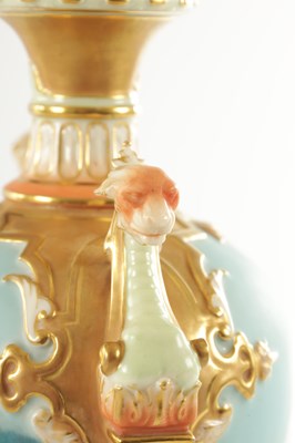 Lot A FINE AND RARE ROYAL WORCESTER PORCELAIN LIDDED CABINET VASE OF LARGE SIZE PAINTED WITH POLAR BEARS BY HARRY DAVIS