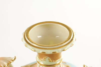 Lot A FINE AND RARE ROYAL WORCESTER PORCELAIN LIDDED CABINET VASE OF LARGE SIZE PAINTED WITH POLAR BEARS BY HARRY DAVIS