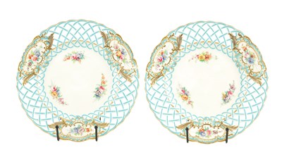 Lot A PAIR OF EARLY 19TH CENTURY MINTON CABINET PLATES