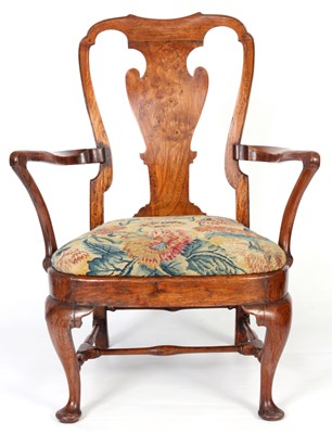 Lot 716 - AN UNUSUAL EARLY 18TH CENTURY BURR ELM OPEN...