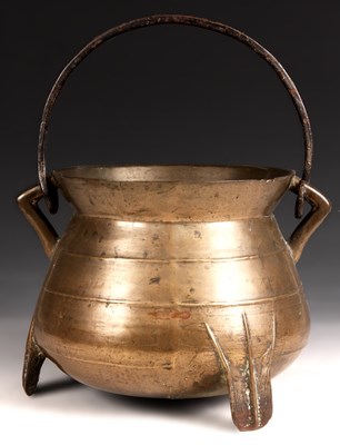 Lot 579 - A 17th Century cauldron-shaped Cast Bronze...