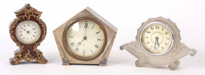 Lot 194 - THREE SMALL 20th CENTURY MANTLE CLOCKS ONE...