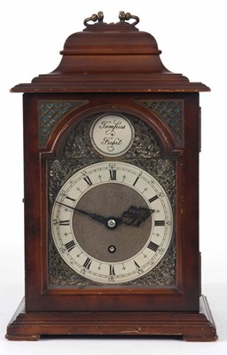 Lot 231 - AN EARLY 20th CENTURY ENGLISH MANTLE CLOCK...