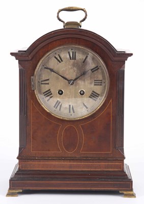 Lot 262 - AN EARLY 20th CENTURY MAHOGANY MANTLE CLOCK...