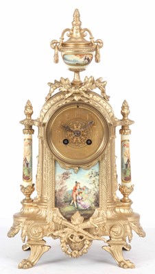 Lot 323 - AN EARLY 20th CENTURY FRENCH GILT MANTLE CLOCK...