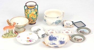 Lot 476 - A MIXED LOT OF POTTERY AND PORCELAIN including...