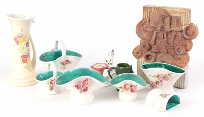 Lot 478 - A SELECTION OF POTTERY inc SEVEN BRETBY POSIES,...