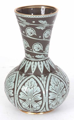 Lot 493 - AN ARTS AND CRAFTS STYLE POTTERY VASE WITH...