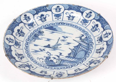 Lot 513 - AN 18th CENTURY DELFT BLUE AND WHITE CHARGER...