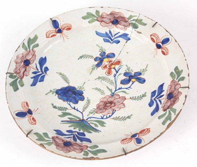 Lot 516 - AN 18th CENTURY DELFT POLYCHROME CHARGER...