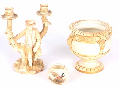 Lot 524 - THREE ITEMS OF ROYAL WORCESTER BLUSH IVORY...