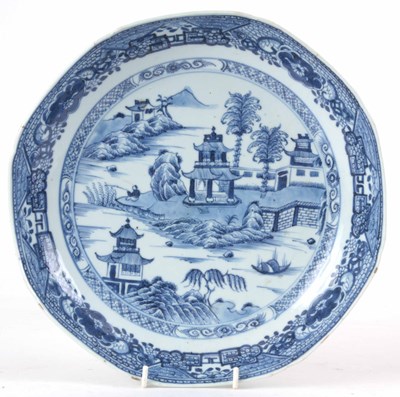 Lot 546 - AN 18th/19th CENTURY CHINESE BLUE AND WHITE...