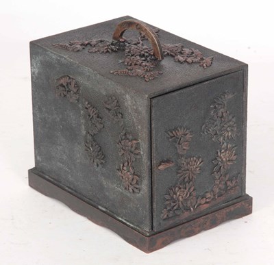 Lot 560 - A MEIJI PERIOD JAPANESE BRONZE AND MIXED METAL...