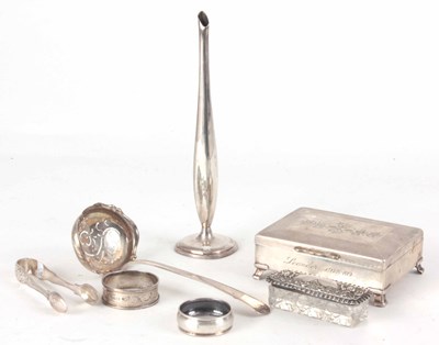 Lot 584 - A SELECTION OF SEVEN SILVER AND PLATED ITEMS,...