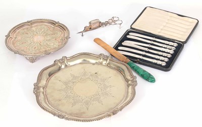 Lot 603 - FIVE ITEMS including A MALACHITE PAPER KNIFE,...