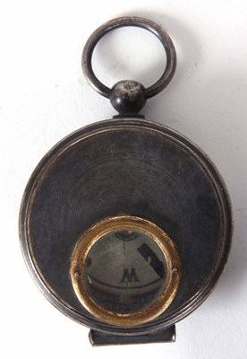 Lot 628 - A WWI POCKET COMPASS