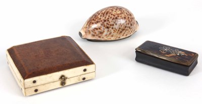 Lot 659 - A19th CENTURY HORN AND TORTOISE SHELL SNUFF...