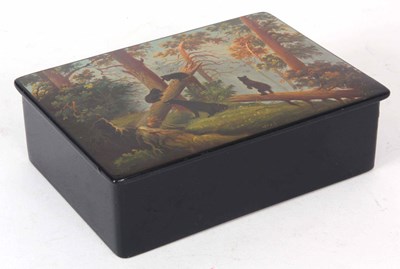 Lot 687 - A RUSSIAN LACQUERED BOX the hinged lid painted...