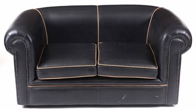 Lot 830 - A GOOD QUALITY BLACK LEATHER TWO SEATER...