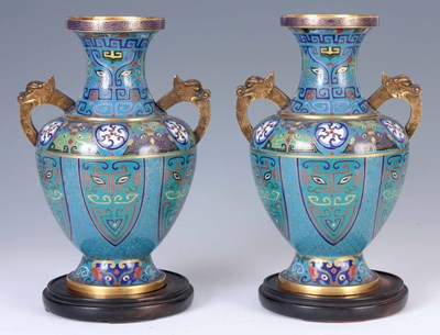 Lot 123 - A PAIR OF EARLY 19TH CENTURY CHINESE CLOISONNÉ...