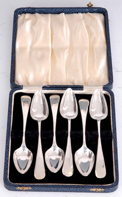 Lot 199 - A CASED SET OF SIX GEORGE V SILVER GRAPEFRUIT...