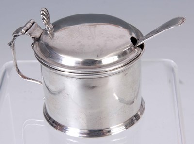 Lot 203 - A GEORGE V SILVER DRUM SHAPED MUSTARD POT with...