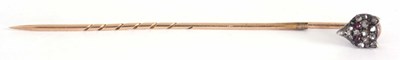 Lot 280 - A 19th CENTURY DIAMOND SET FOX HEAD STICKPIN...