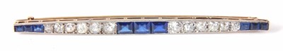 Lot 294 - AN 18ct WHITE GOLD DIAMOND AND SAPPHIRE BAR...