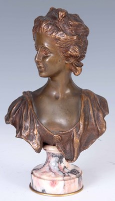 Lot 552 - IVAN DER STRAETEN. AN ART NOUVEAU BRONZE BUST...