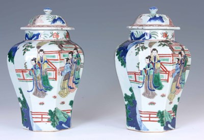 Lot 73 - A PAIR OF 18th CENTURY CHINESE WACAI OCTAGONAL...