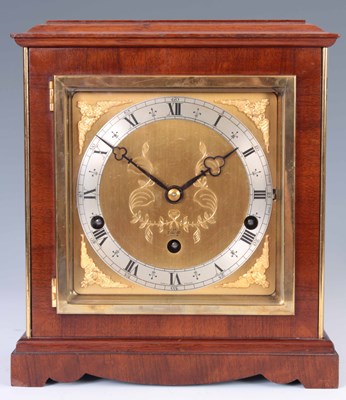 Lot 794 - A MID 20th CENTURY WALNUT CASED ELLIOTT...