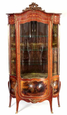 Lot 895 - A 19TH CENTURY FRENCH ORMOLU MOUNTED MARQUETRY...