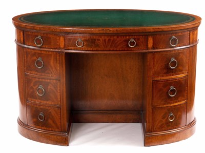 Lot 984 - AN EDWARDIAN SHERATON REVIVAL MAHOGANY OVAL...