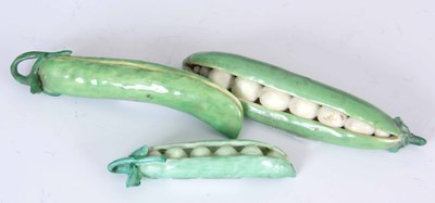 Lot 29 - THREE 18TH CENTURY CHELSEA PORCELAIN PEA PODS...