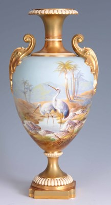 Lot 35 - A FINE ROYAL WORCESTER CABINET VASE BY WILLIAM...