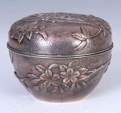 Lot 98 - A 19TH CENTURY JAPANESE DOUBLE CASED SILVER...