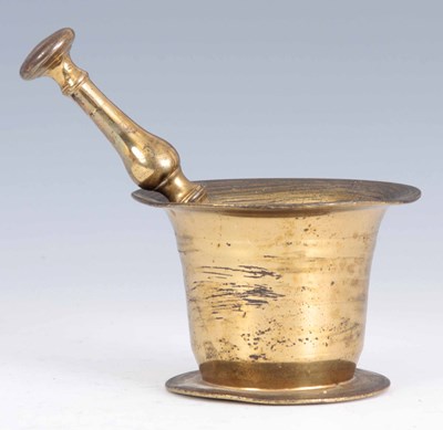 Lot 258 - AN 18TH CENTURY BRASS PESTLE AND MORTAR 9cm...