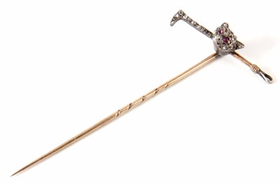 Lot 281 - A 19th CENTURY DIAMOND SET FOX HEAD STICKPIN...