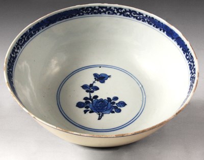 Lot 101 - An 18th/19th Century Chinese Blue and White...