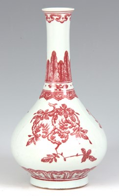 Lot 127 - A CHINESE COPPER-RED AND WHITE PORCELAIN...