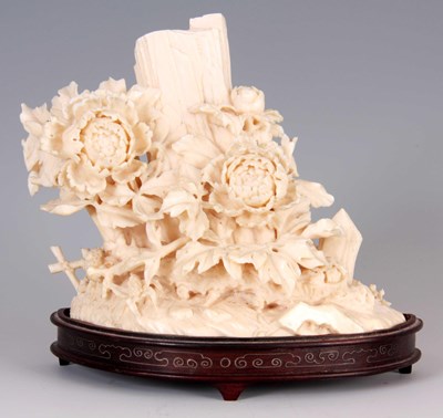 Lot 150 - A LATE 19th CENTURY CHINESE IVORY CARVED...