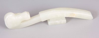 Lot 163 - A 19th/20th CENTURY CHINESE WHITE JADE BELT...