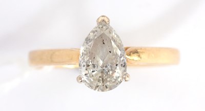 Lot 248 - AN 18K YELLOW GOLD MARQUISE DIAMOND SOLITAIRE...