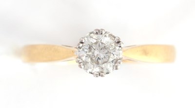 Lot 255 - AN 18K YELLOW GOLD DIAMOND SOLITAIRE RING app....