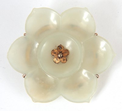 Lot 276 - AN EARLY 20th CENTURY JADE BROOCH modeled as a...