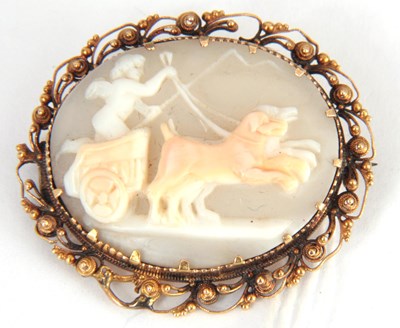 Lot 278 - A 19th CENTURY CAMEO BROOCH depicting a...