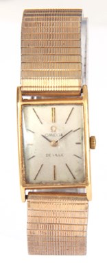 Lot 330 - A VINTAGE 18K GOLD OMEGA DEVILLE WRIST WATCH...