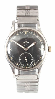 Lot 350 - A 1940'S STEEL MILITARY OMEGA WRIST WATCH on...