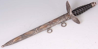 Lot 367 - A 1946 HUNGARIAN AIRFORCE DAGGER having an...