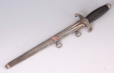 Lot 369 - A WW2 HUNGARIAN ROYAL GUARD DAGGER the 24cm...